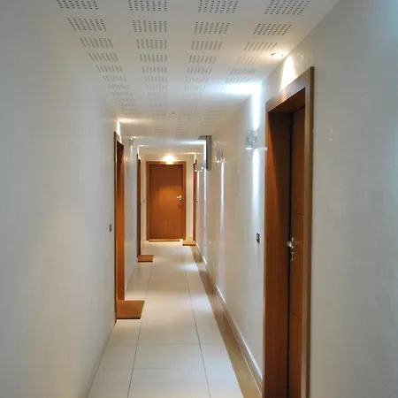 Apartment Deux Chambres Avec Terrasse - Centre Cannes