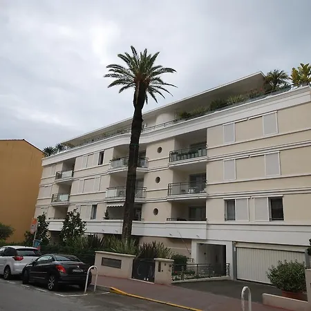 Deux Chambres Avec Terrasse - Centre