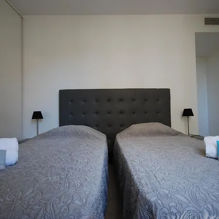 Apartment Deux Chambres Avec Terrasse - Centre Cannes