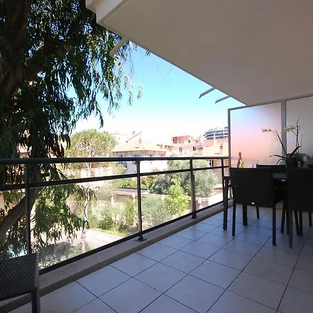 Apartment Deux Chambres Avec Terrasse - Centre *